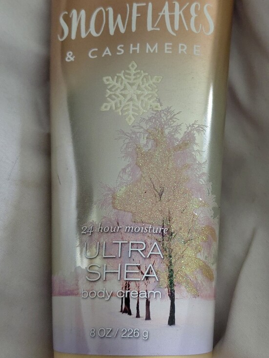 Bath & Body Works Other - Bath & Body Works Snowflakes & Cashmere Ultra Shea Body Cream - Gold & Pink